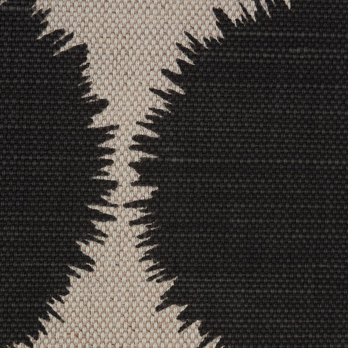 洋書 EUROPEAN TEXTILE PATTERNS 1 44331.jpg