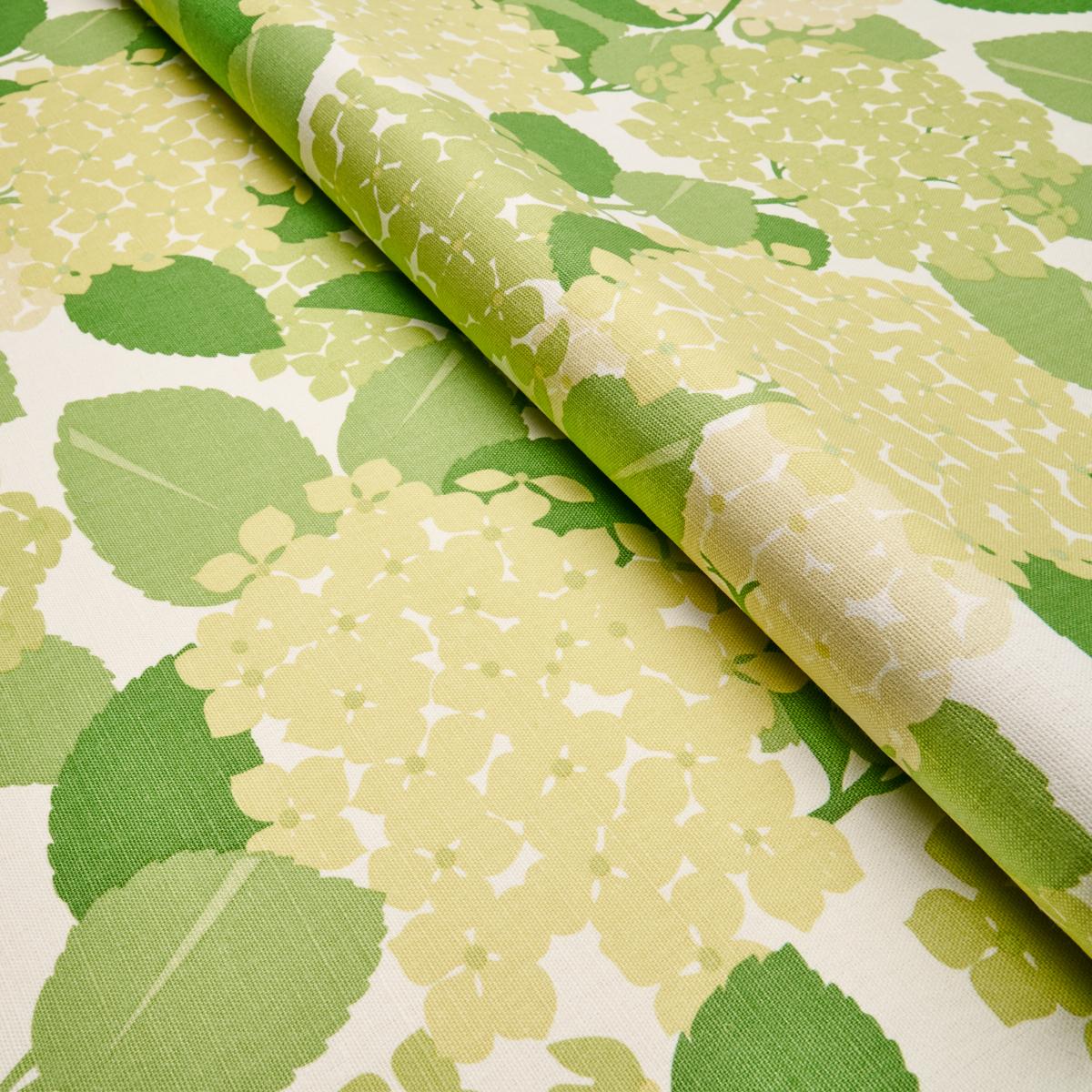 【 】 Golden Summer　花柄　2枚 Hydrangea - Green Fabrics | Schumacher