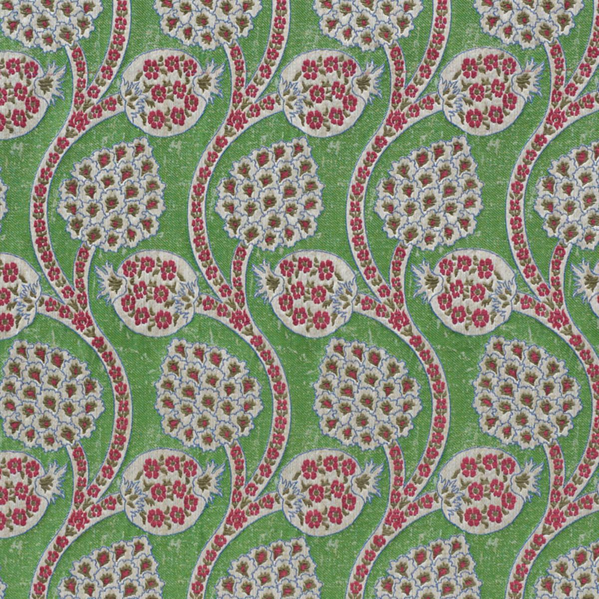 【激レア】 Fontaine Floral Uncut Sheet Giselle Floral - Sky Fabrics | Schumacher